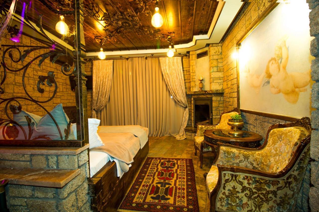 Morfeas Guesthouse Loutraki  Bagian luar foto