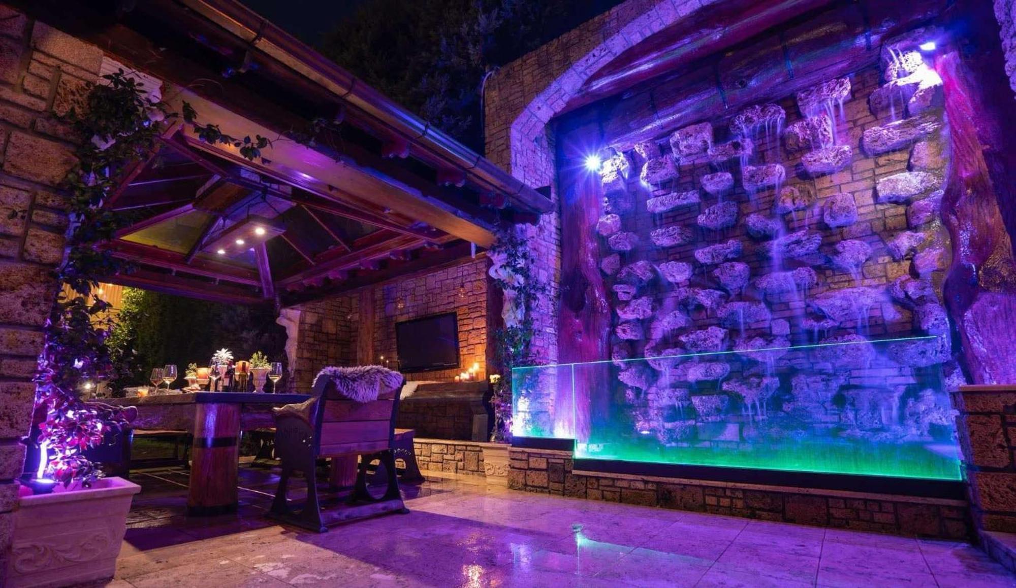 Morfeas Guesthouse Loutraki  Bagian luar foto