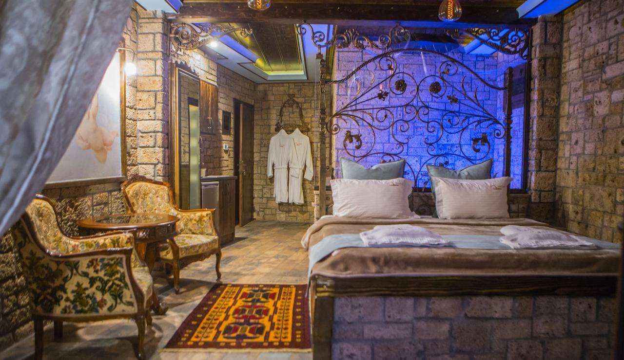 Morfeas Guesthouse Loutraki  Bagian luar foto