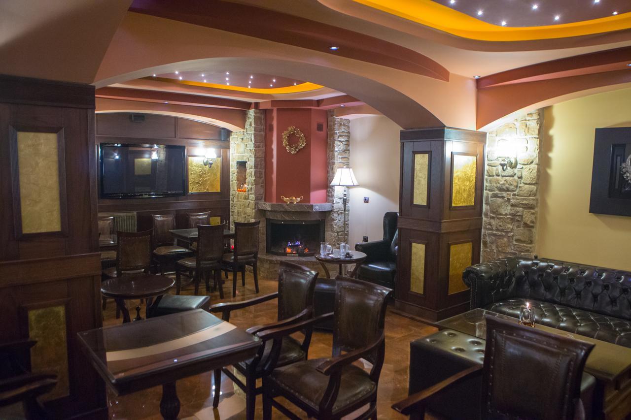 Morfeas Guesthouse Loutraki  Bagian luar foto