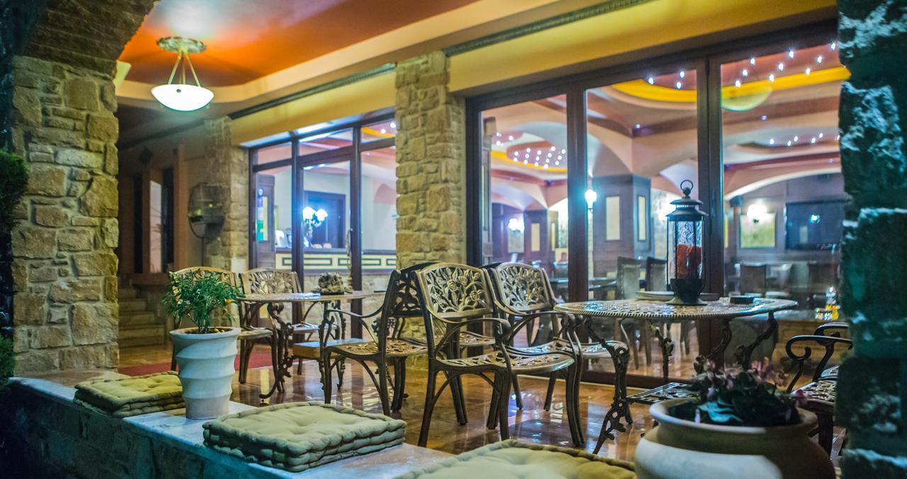 Morfeas Guesthouse Loutraki  Bagian luar foto