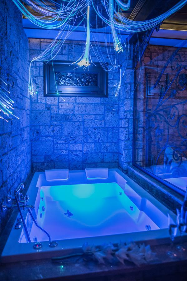 Morfeas Guesthouse Loutraki  Bagian luar foto