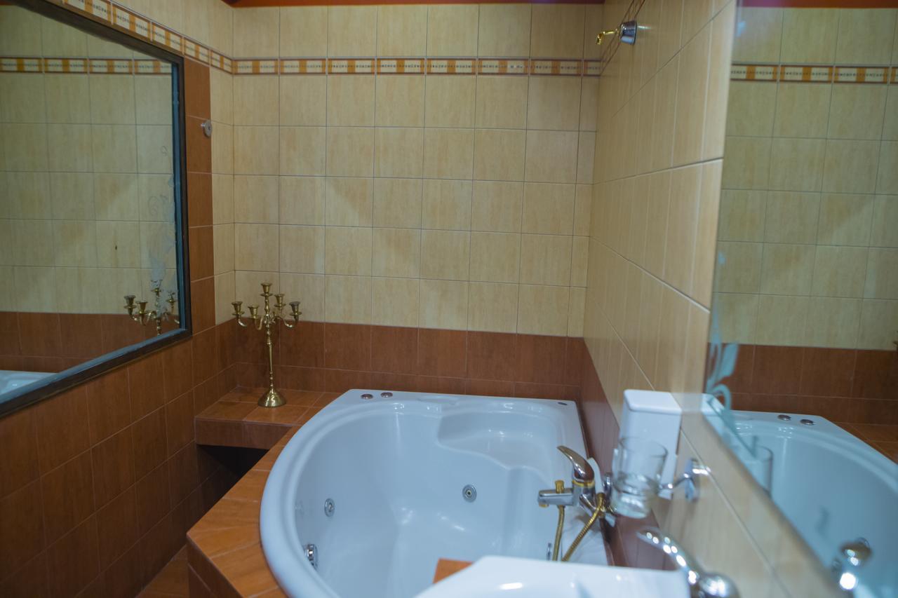 Morfeas Guesthouse Loutraki  Bagian luar foto