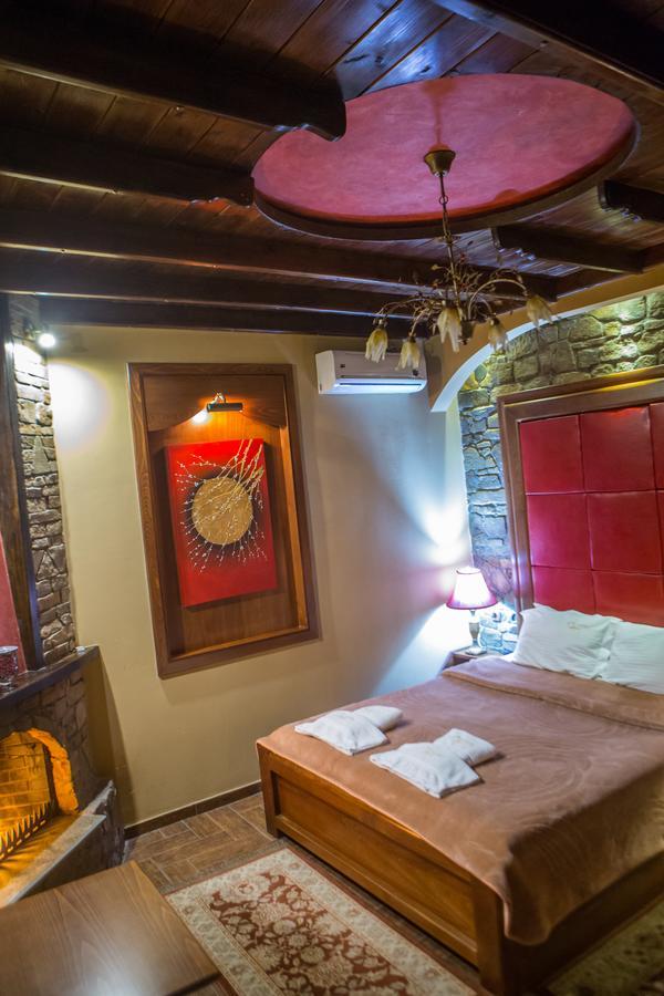 Morfeas Guesthouse Loutraki  Bagian luar foto